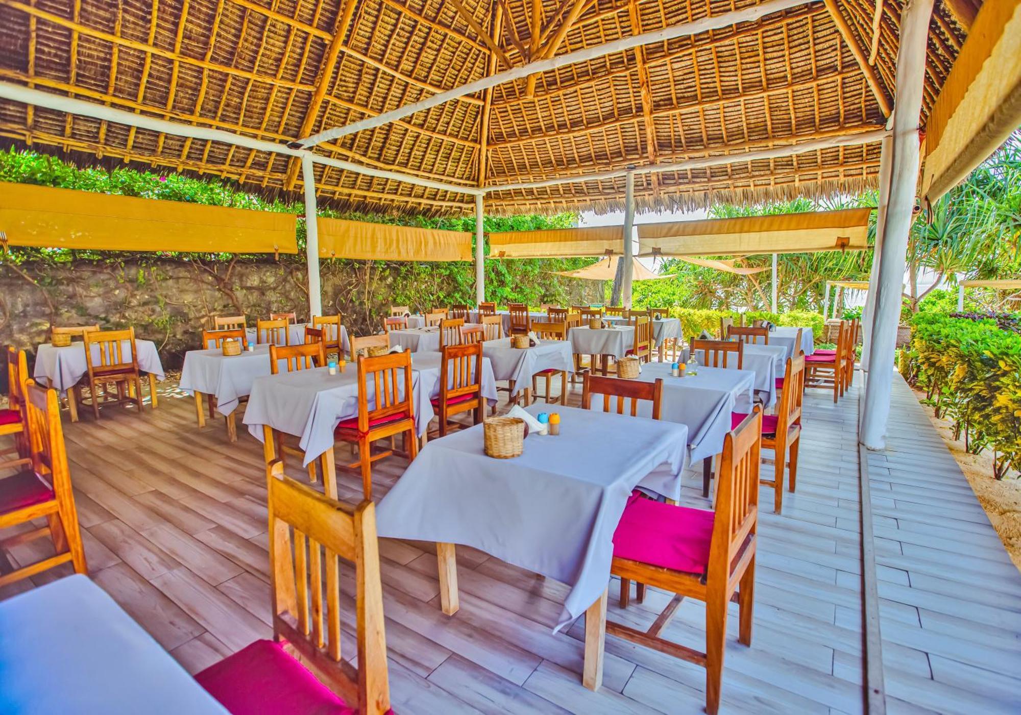 Ahg Sun Bay Mlilile Beach Hotel Matemwe  Exterior photo